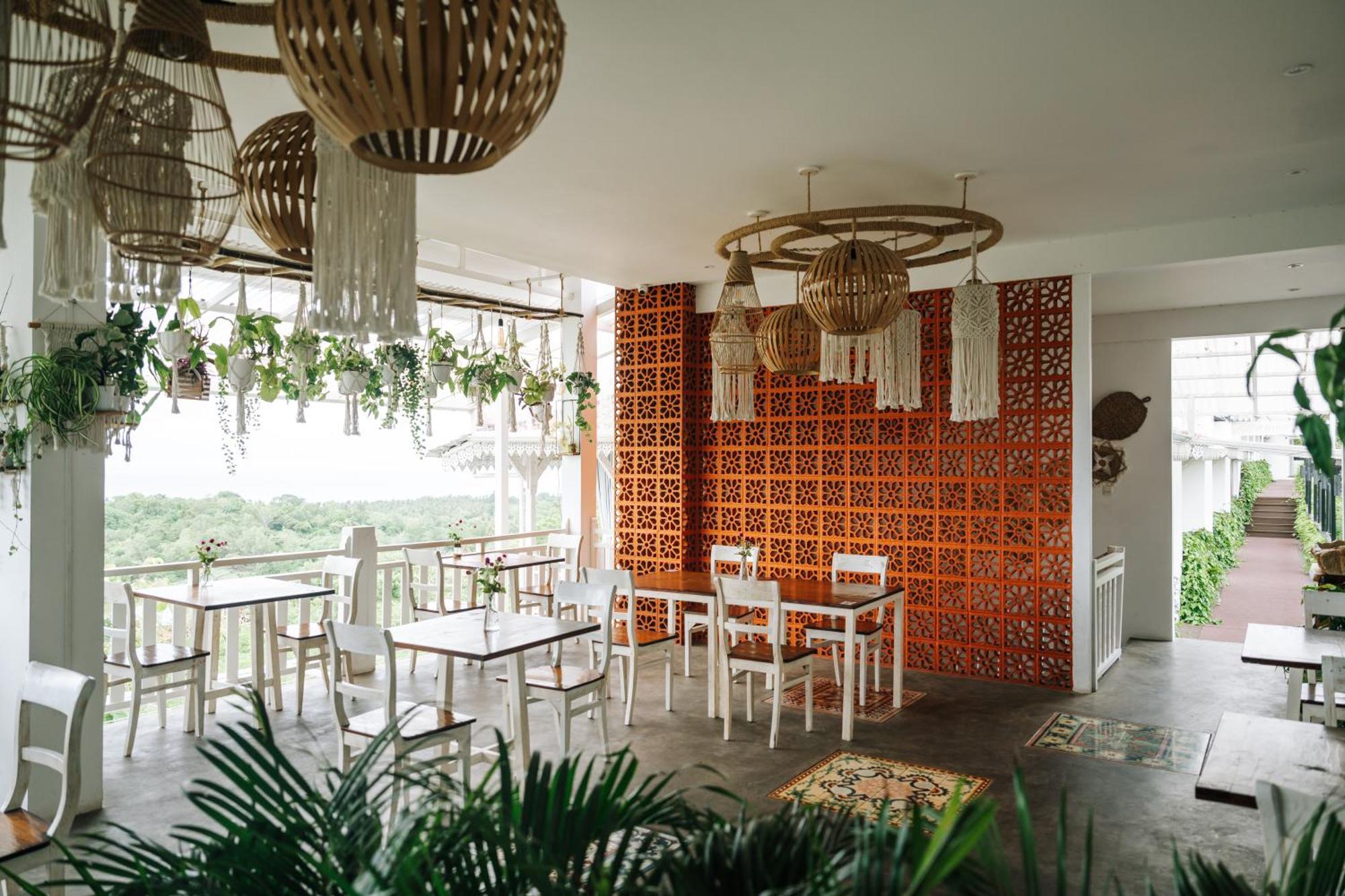 Mambo Hill Resort Toyapakeh Exterior foto